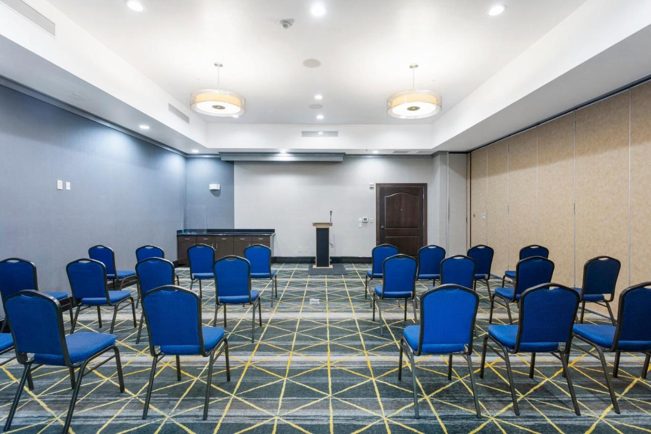 Holiday Inn Hotel & Suites Waco Northwest By Ihg Bellmead Esterno foto