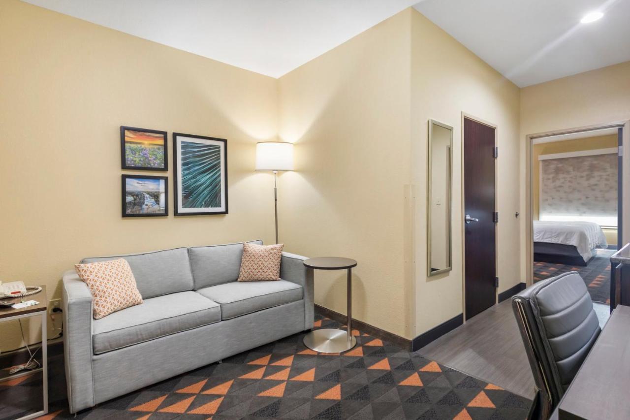 Holiday Inn Hotel & Suites Waco Northwest By Ihg Bellmead Esterno foto