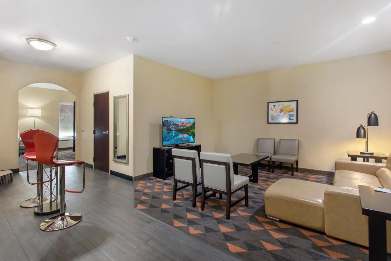 Holiday Inn Hotel & Suites Waco Northwest By Ihg Bellmead Esterno foto